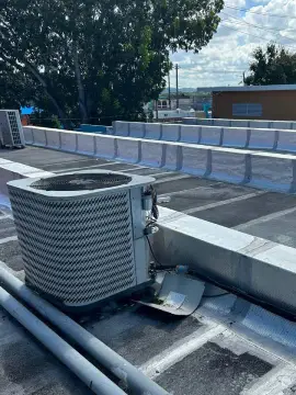 instalacion de sistema hvac en techo